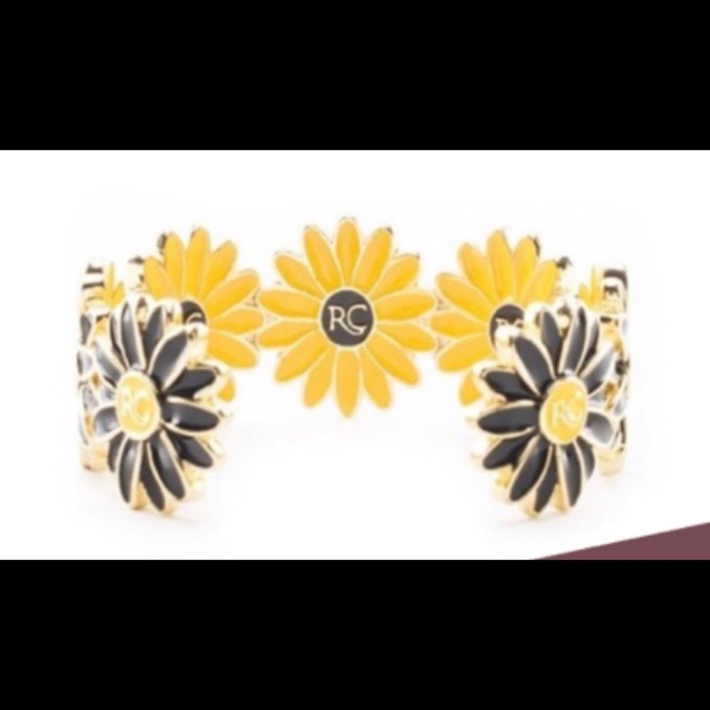 I am searching for this bracelet. I have seen it in red/pink also.